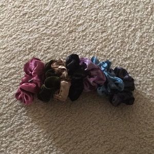 Pack of 7 scrunchies-velvet
